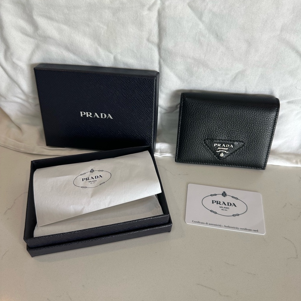 EUC! Prada leather small wallet, black and silver